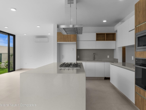 145 Blvd. Nayarit 93, Residencial Karakal